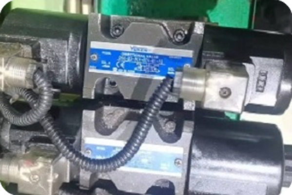 日本油研CRG-03-04-50，DSG-01-2B2-D24-70電磁閥安裝使用說明